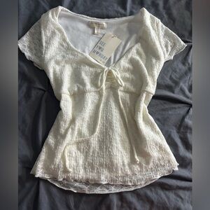 NEW WITH TAGS!!
See you Monday!
Cream color not stained or anything